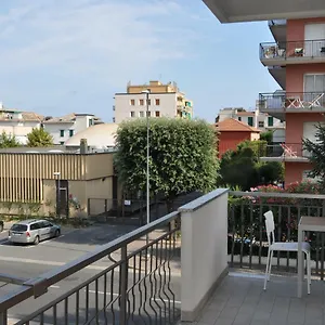 https://viale-repubblica-307-4.hotelitalianriviera.com